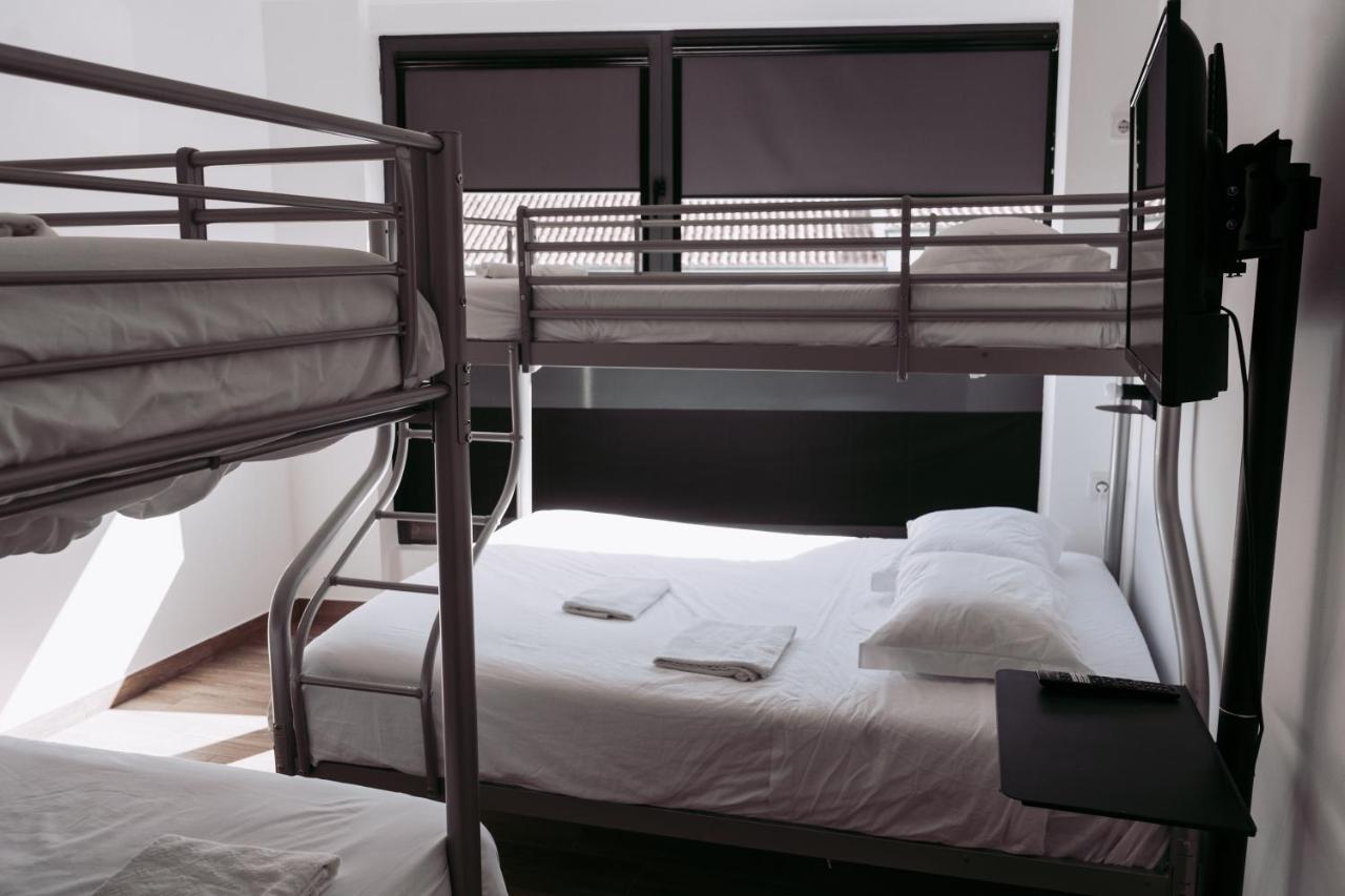 Middle Point Hostel Sardoal Екстериор снимка