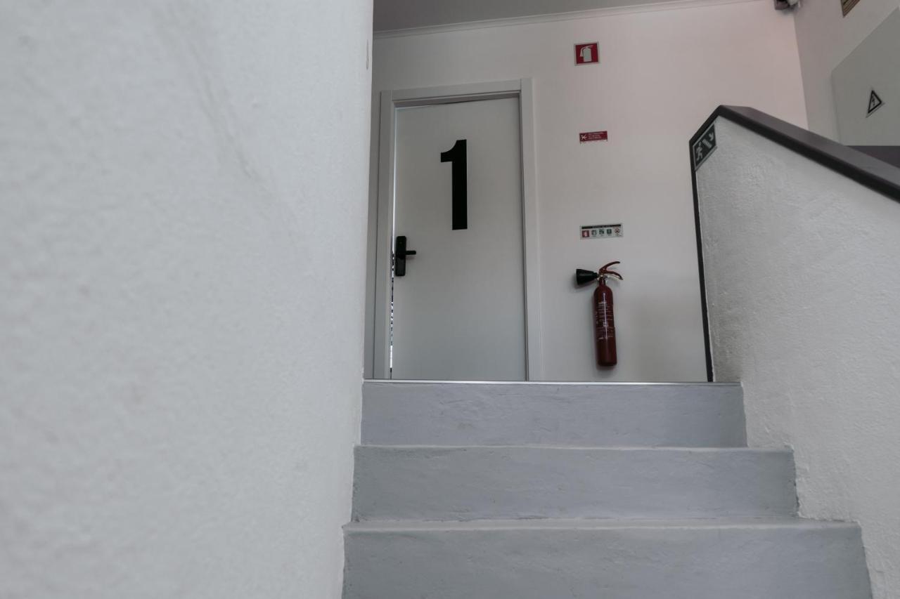 Middle Point Hostel Sardoal Екстериор снимка