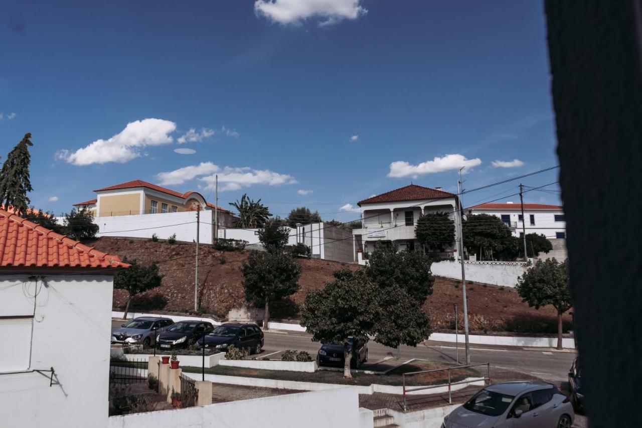 Middle Point Hostel Sardoal Екстериор снимка