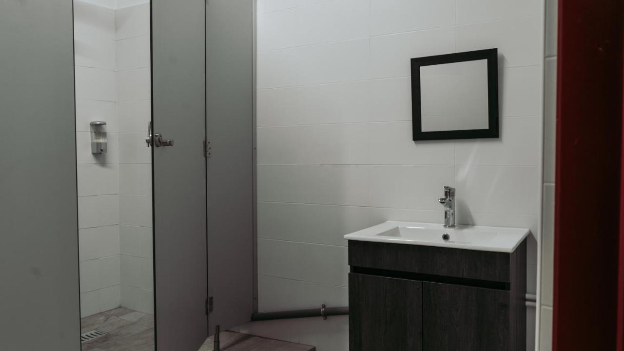 Middle Point Hostel Sardoal Екстериор снимка