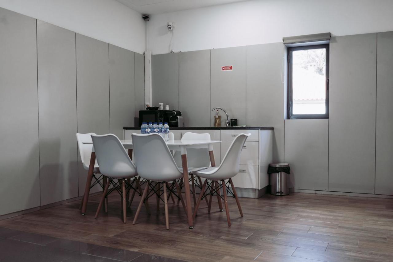 Middle Point Hostel Sardoal Екстериор снимка