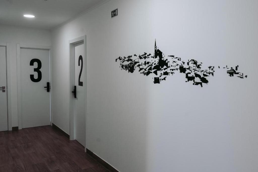 Middle Point Hostel Sardoal Екстериор снимка